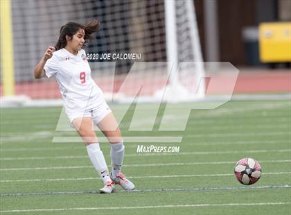 Thumbnail 1 in Lee [Robert E.] vs Highlands (SAISD Tournament) photogallery.