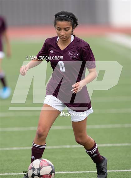 Thumbnail 1 in Lee [Robert E.] vs Highlands (SAISD Tournament) photogallery.