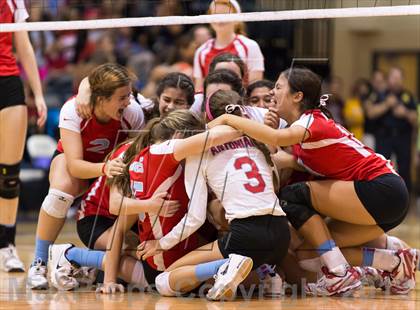 Thumbnail 2 in Incarnate Word @ Antonian Prep photogallery.