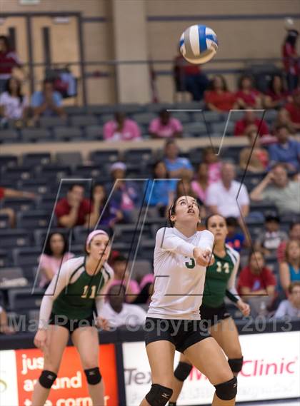 Thumbnail 1 in Incarnate Word @ Antonian Prep photogallery.