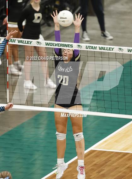 Thumbnail 1 in Desert Hills vs. Sky View (UHSAA 4A Semifinal) photogallery.