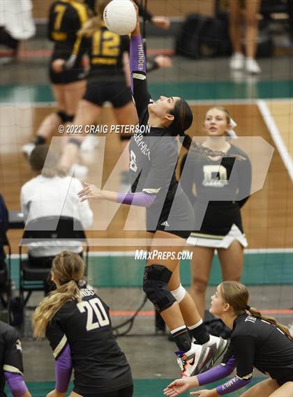 Thumbnail 2 in Desert Hills vs. Sky View (UHSAA 4A Semifinal) photogallery.