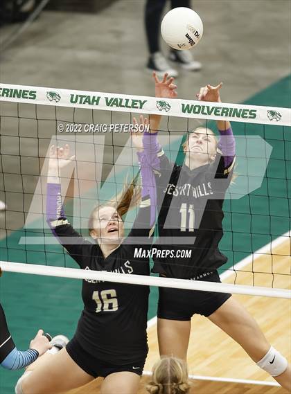 Thumbnail 3 in Desert Hills vs. Sky View (UHSAA 4A Semifinal) photogallery.