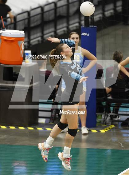 Thumbnail 1 in Desert Hills vs. Sky View (UHSAA 4A Semifinal) photogallery.