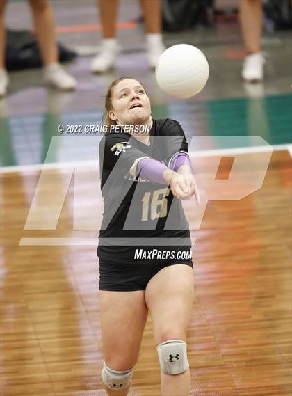Thumbnail 2 in Desert Hills vs. Sky View (UHSAA 4A Semifinal) photogallery.