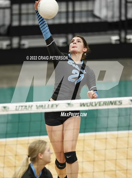 Thumbnail 3 in Desert Hills vs. Sky View (UHSAA 4A Semifinal) photogallery.