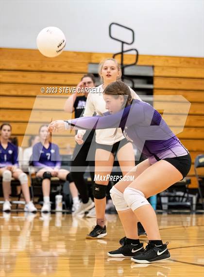 Thumbnail 3 in Enterprise vs Shasta photogallery.