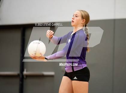 Thumbnail 2 in Enterprise vs Shasta photogallery.