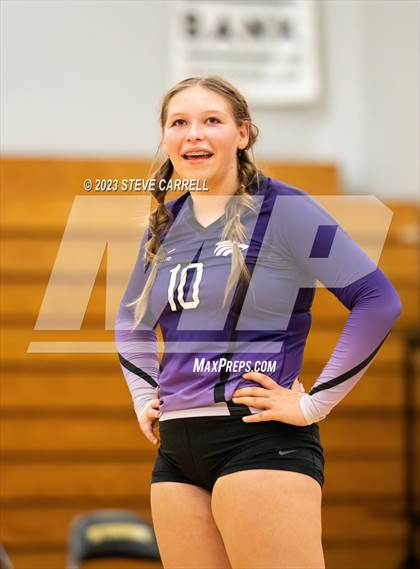 Thumbnail 3 in Enterprise vs Shasta photogallery.