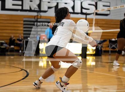 Thumbnail 2 in Enterprise vs Shasta photogallery.