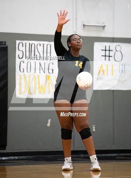 Thumbnail 2 in Enterprise vs Shasta photogallery.
