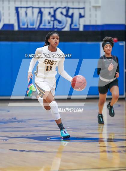 Thumbnail 2 in Wylie vs. Plano East (UIL 6A Bi-District Playoff) photogallery.