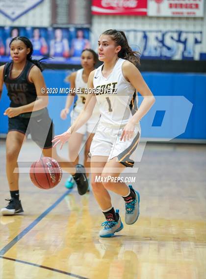 Thumbnail 1 in Wylie vs. Plano East (UIL 6A Bi-District Playoff) photogallery.