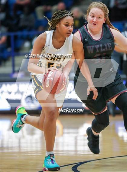 Thumbnail 1 in Wylie vs. Plano East (UIL 6A Bi-District Playoff) photogallery.