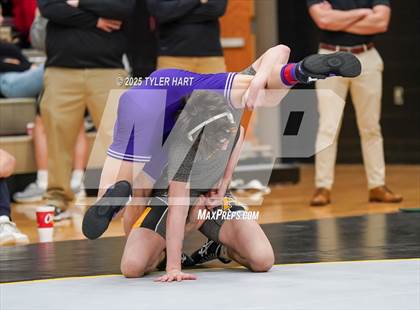 Thumbnail 3 in IHSAA Sectional 25. Avon (Afternoon Matches) photogallery.