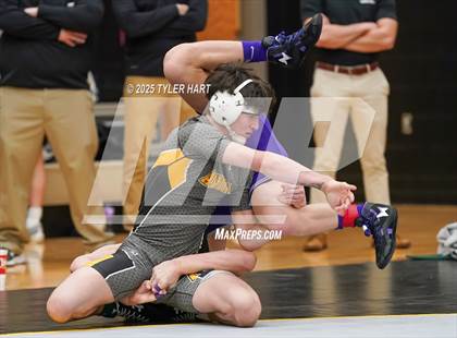 Thumbnail 1 in IHSAA Sectional 25. Avon (Afternoon Matches) photogallery.