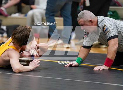 Thumbnail 3 in IHSAA Sectional 25. Avon (Afternoon Matches) photogallery.