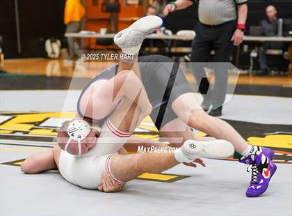 Thumbnail 1 in IHSAA Sectional 25. Avon (Afternoon Matches) photogallery.