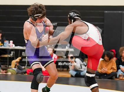 Thumbnail 2 in IHSAA Sectional 25. Avon (Afternoon Matches) photogallery.