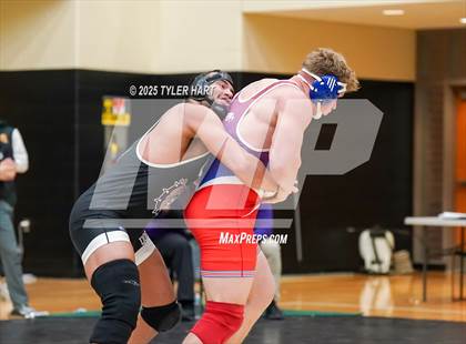 Thumbnail 3 in IHSAA Sectional 25. Avon (Afternoon Matches) photogallery.