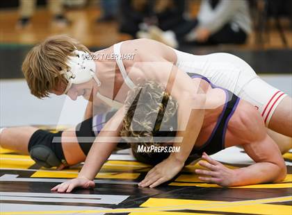 Thumbnail 3 in IHSAA Sectional 25. Avon (Afternoon Matches) photogallery.