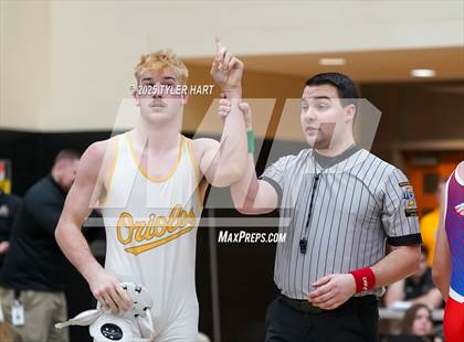 Thumbnail 2 in IHSAA Sectional 25. Avon (Afternoon Matches) photogallery.