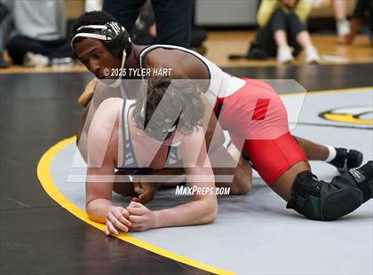 Thumbnail 3 in IHSAA Sectional 25. Avon (Afternoon Matches) photogallery.
