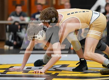 Thumbnail 2 in IHSAA Sectional 25. Avon (Afternoon Matches) photogallery.