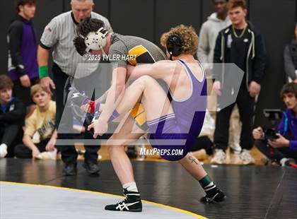 Thumbnail 3 in IHSAA Sectional 25. Avon (Afternoon Matches) photogallery.