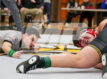 Thumbnail 2 in IHSAA Sectional 25. Avon (Afternoon Matches) photogallery.