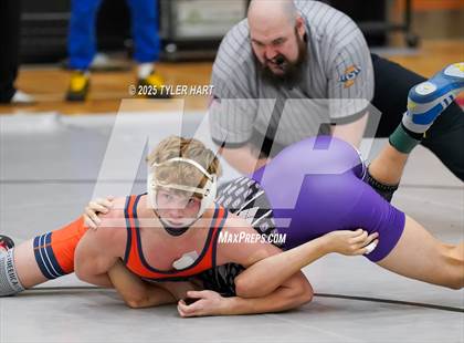Thumbnail 2 in IHSAA Sectional 25. Avon (Afternoon Matches) photogallery.