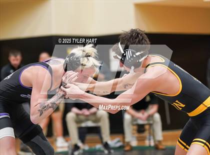 Thumbnail 1 in IHSAA Sectional 25. Avon (Afternoon Matches) photogallery.