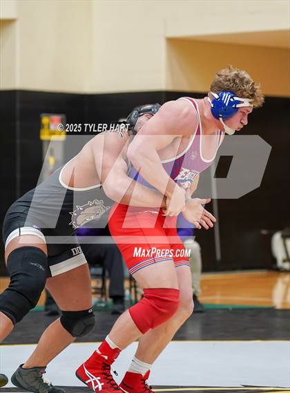 Thumbnail 2 in IHSAA Sectional 25. Avon (Afternoon Matches) photogallery.