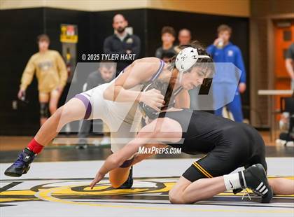 Thumbnail 1 in IHSAA Sectional 25. Avon (Afternoon Matches) photogallery.