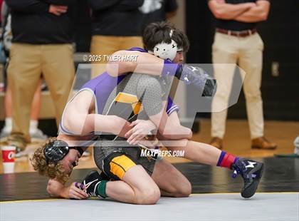 Thumbnail 2 in IHSAA Sectional 25. Avon (Afternoon Matches) photogallery.