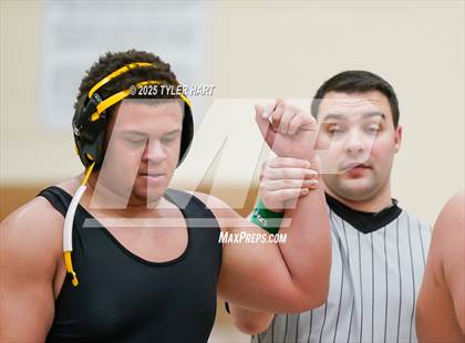 Thumbnail 2 in IHSAA Sectional 25. Avon (Afternoon Matches) photogallery.