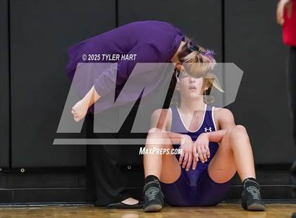 Thumbnail 2 in IHSAA Sectional 25. Avon (Afternoon Matches) photogallery.