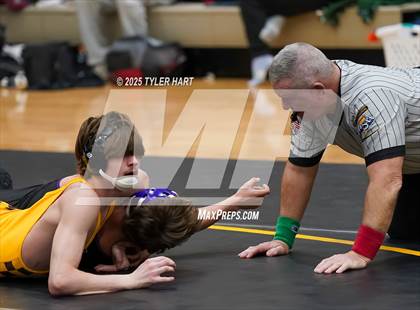 Thumbnail 2 in IHSAA Sectional 25. Avon (Afternoon Matches) photogallery.