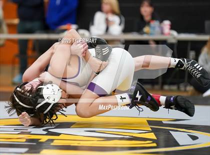 Thumbnail 1 in IHSAA Sectional 25. Avon (Afternoon Matches) photogallery.
