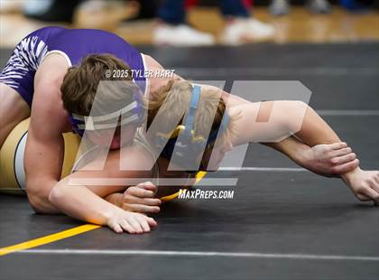 Thumbnail 2 in IHSAA Sectional 25. Avon (Afternoon Matches) photogallery.