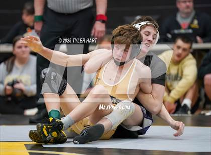 Thumbnail 3 in IHSAA Sectional 25. Avon (Afternoon Matches) photogallery.