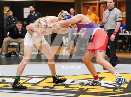 Thumbnail 2 in IHSAA Sectional 25. Avon (Afternoon Matches) photogallery.