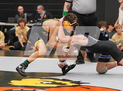 Thumbnail 3 in IHSAA Sectional 25. Avon (Afternoon Matches) photogallery.