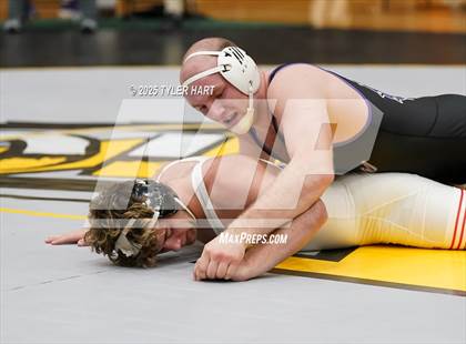 Thumbnail 2 in IHSAA Sectional 25. Avon (Afternoon Matches) photogallery.