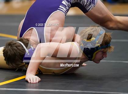 Thumbnail 3 in IHSAA Sectional 25. Avon (Afternoon Matches) photogallery.