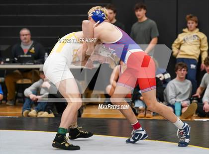 Thumbnail 3 in IHSAA Sectional 25. Avon (Afternoon Matches) photogallery.