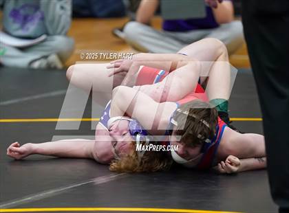 Thumbnail 1 in IHSAA Sectional 25. Avon (Afternoon Matches) photogallery.