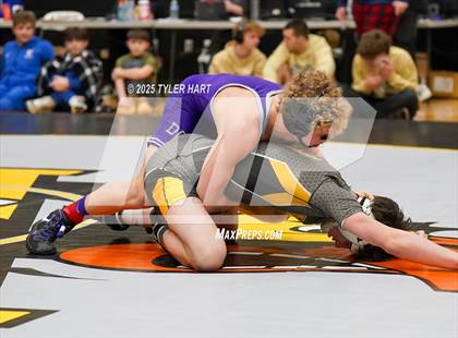 Thumbnail 2 in IHSAA Sectional 25. Avon (Afternoon Matches) photogallery.