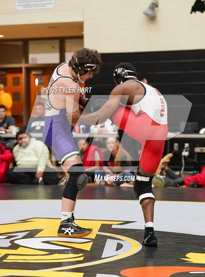 Thumbnail 1 in IHSAA Sectional 25. Avon (Afternoon Matches) photogallery.