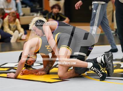Thumbnail 2 in IHSAA Sectional 25. Avon (Afternoon Matches) photogallery.